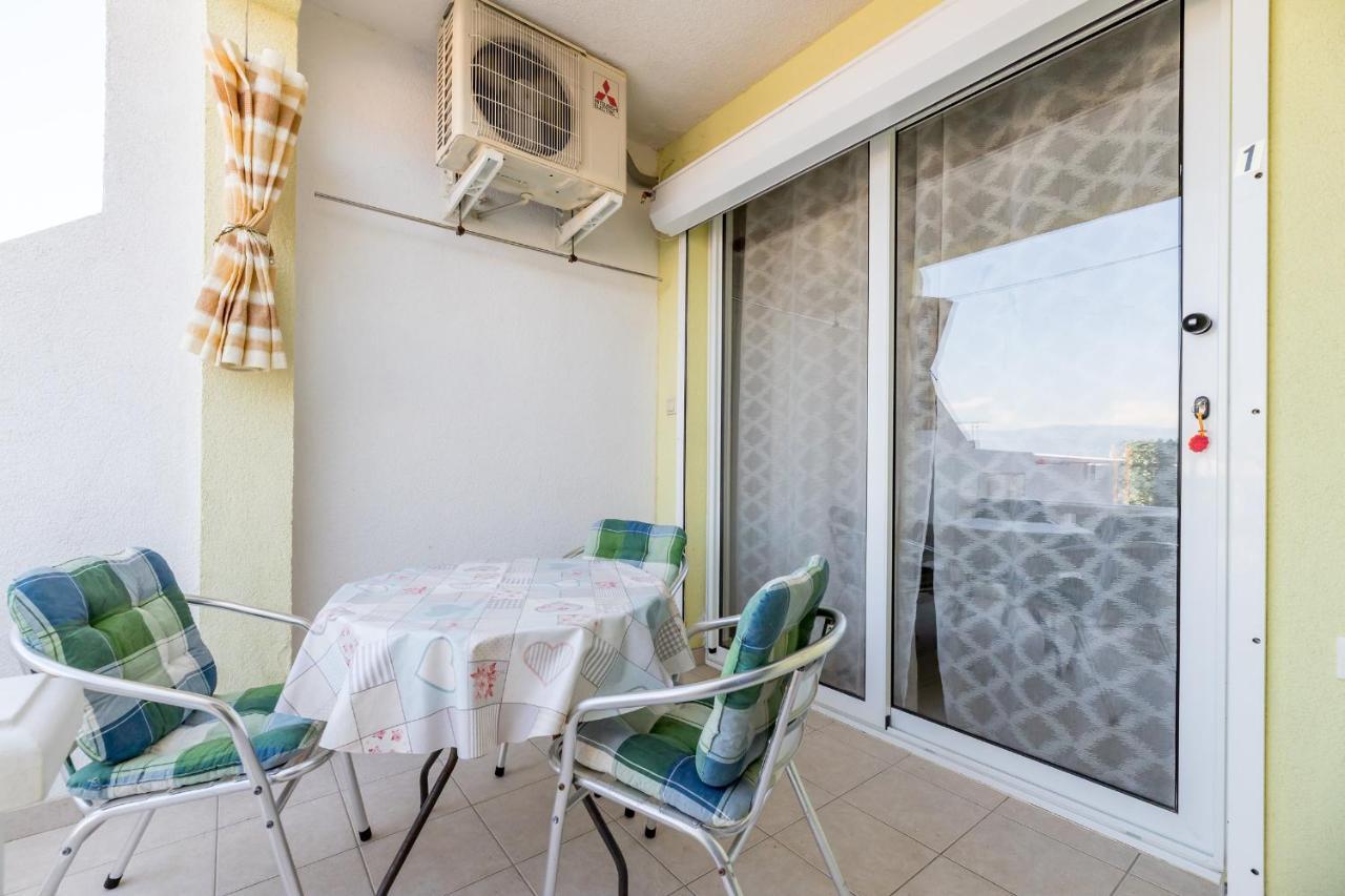 Beach Holiday Baska Экстерьер фото